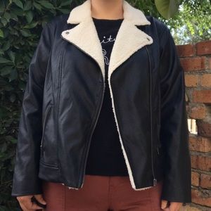 LEATHER JACKET W/ SHERPA LINING